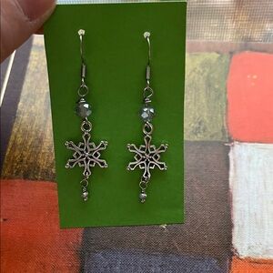 Silver Snowflake Dangle Earrings❄️
